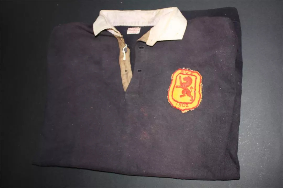 这个天才运动员,入选板球、足球国家队,还保持跳远世界纪录