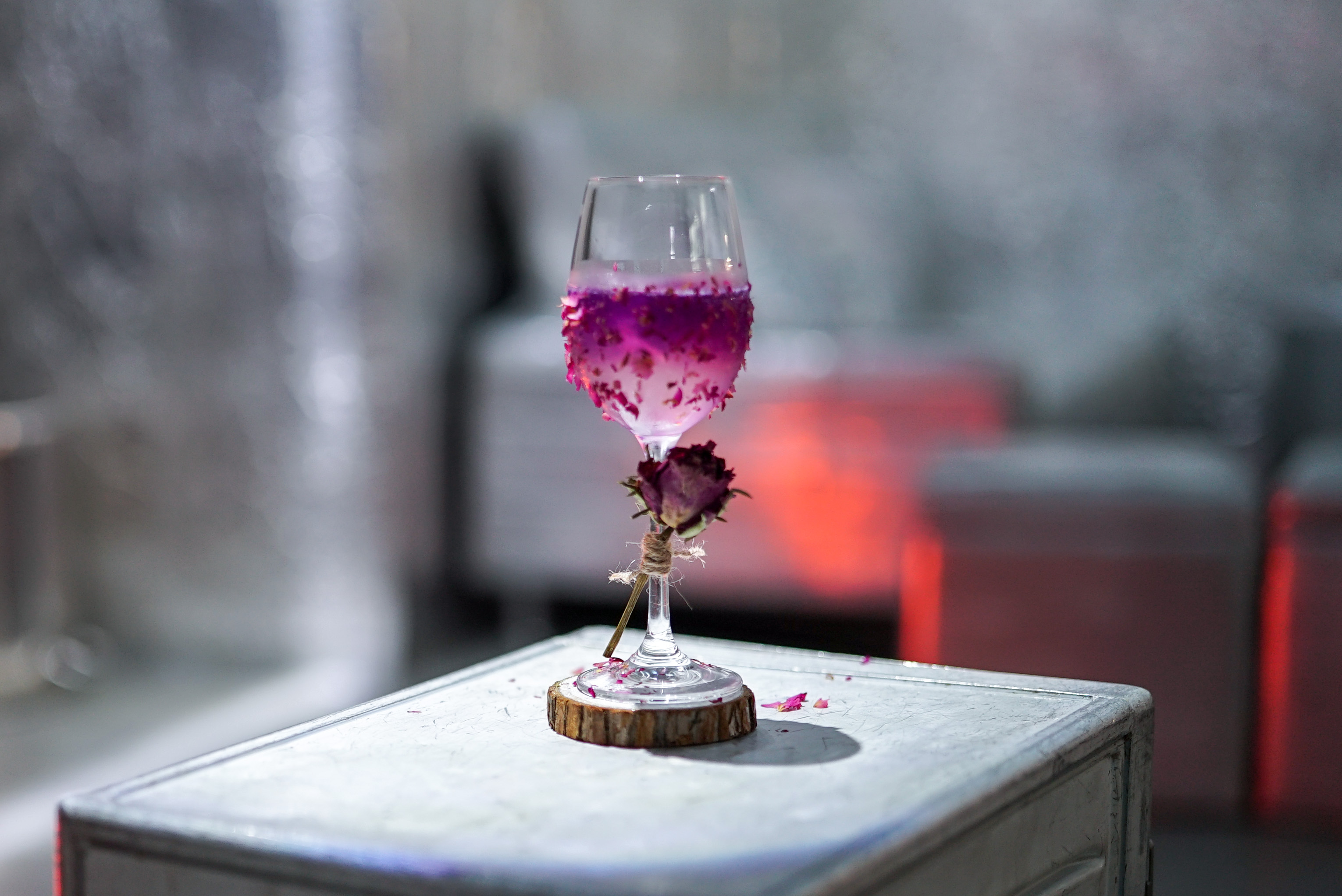 武汉年轻人最多酒吧推荐,武汉比较适合一个人去的酒吧