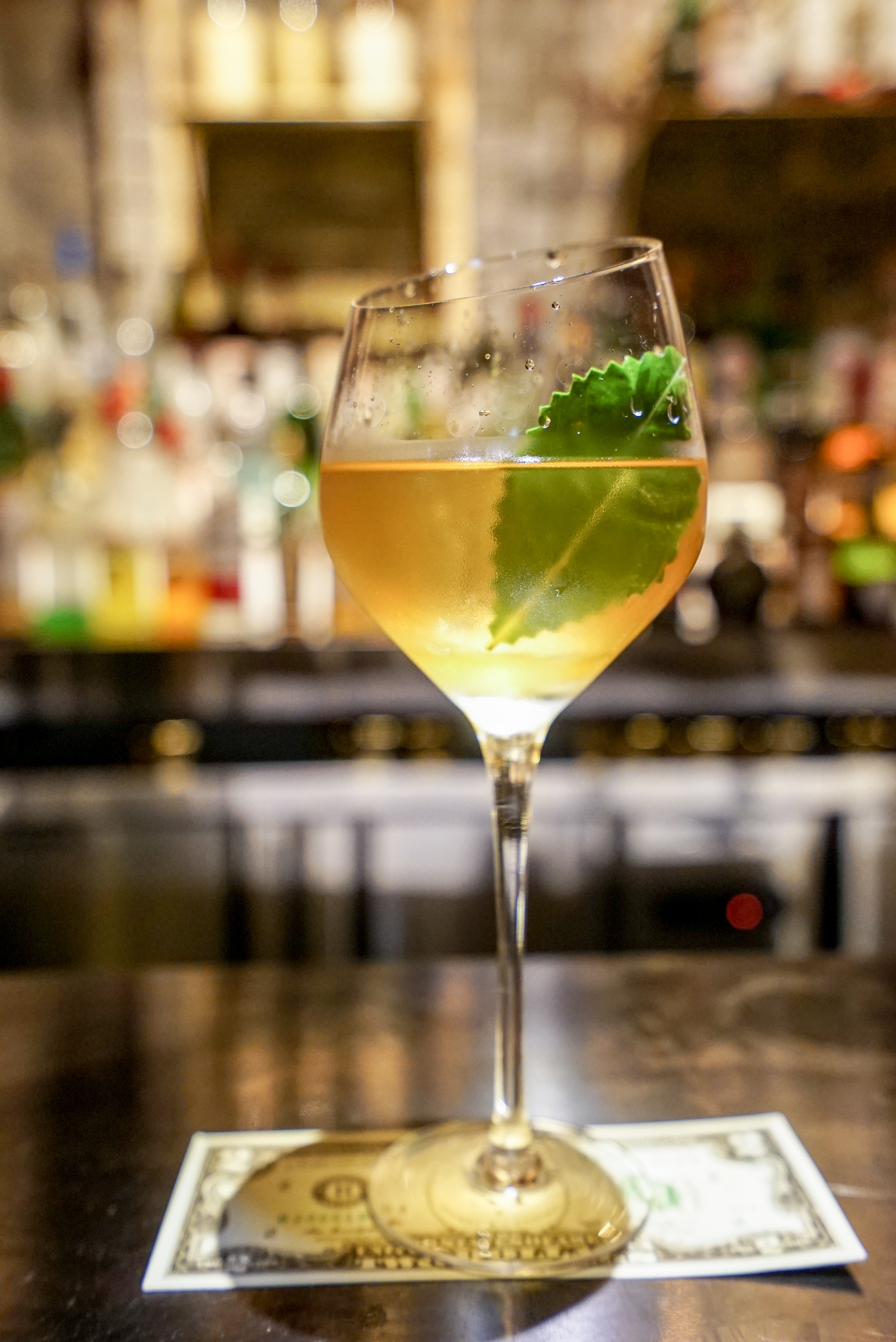 武汉年轻人最多酒吧推荐,武汉比较适合一个人去的酒吧