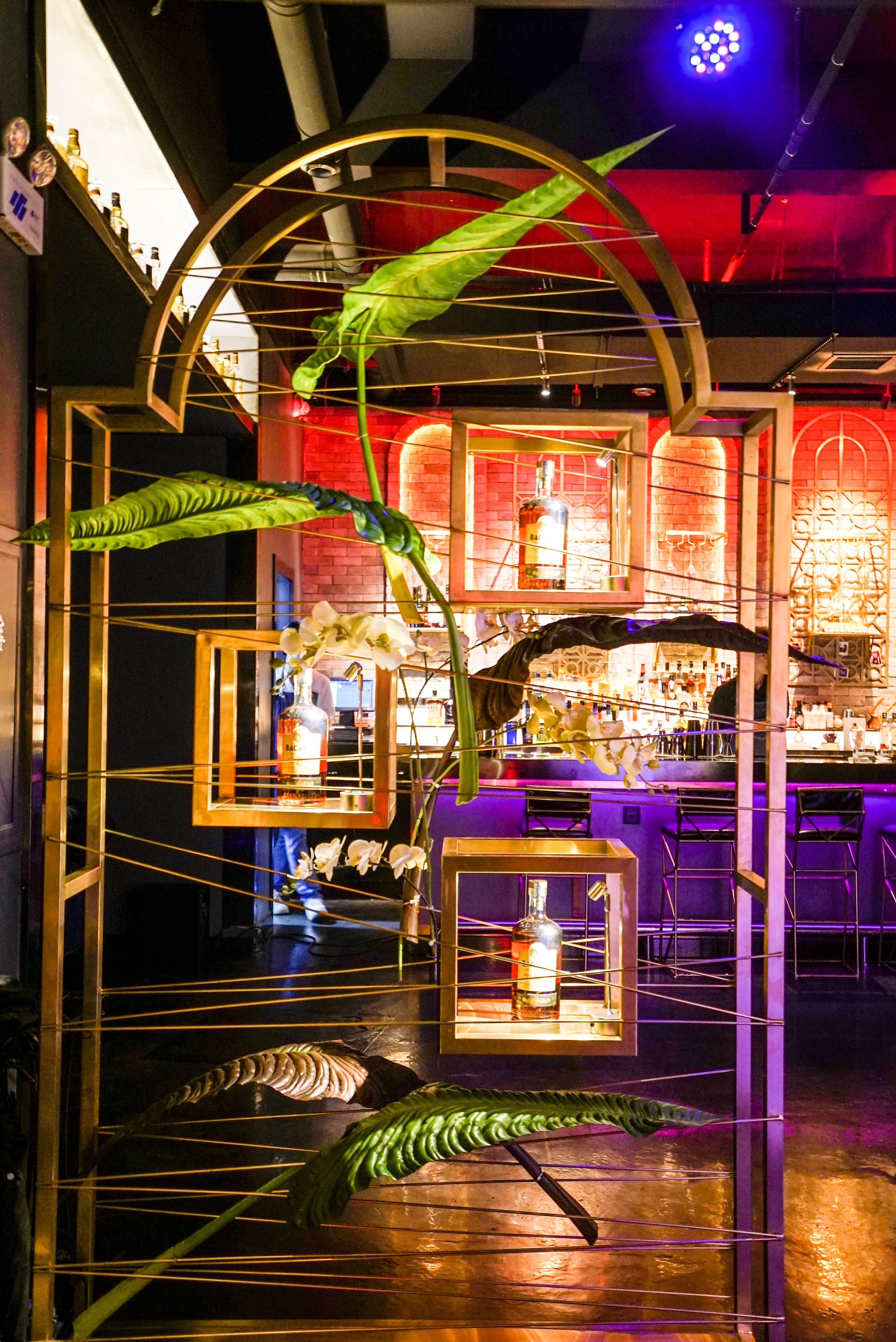 武汉年轻人最多酒吧推荐,武汉比较适合一个人去的酒吧