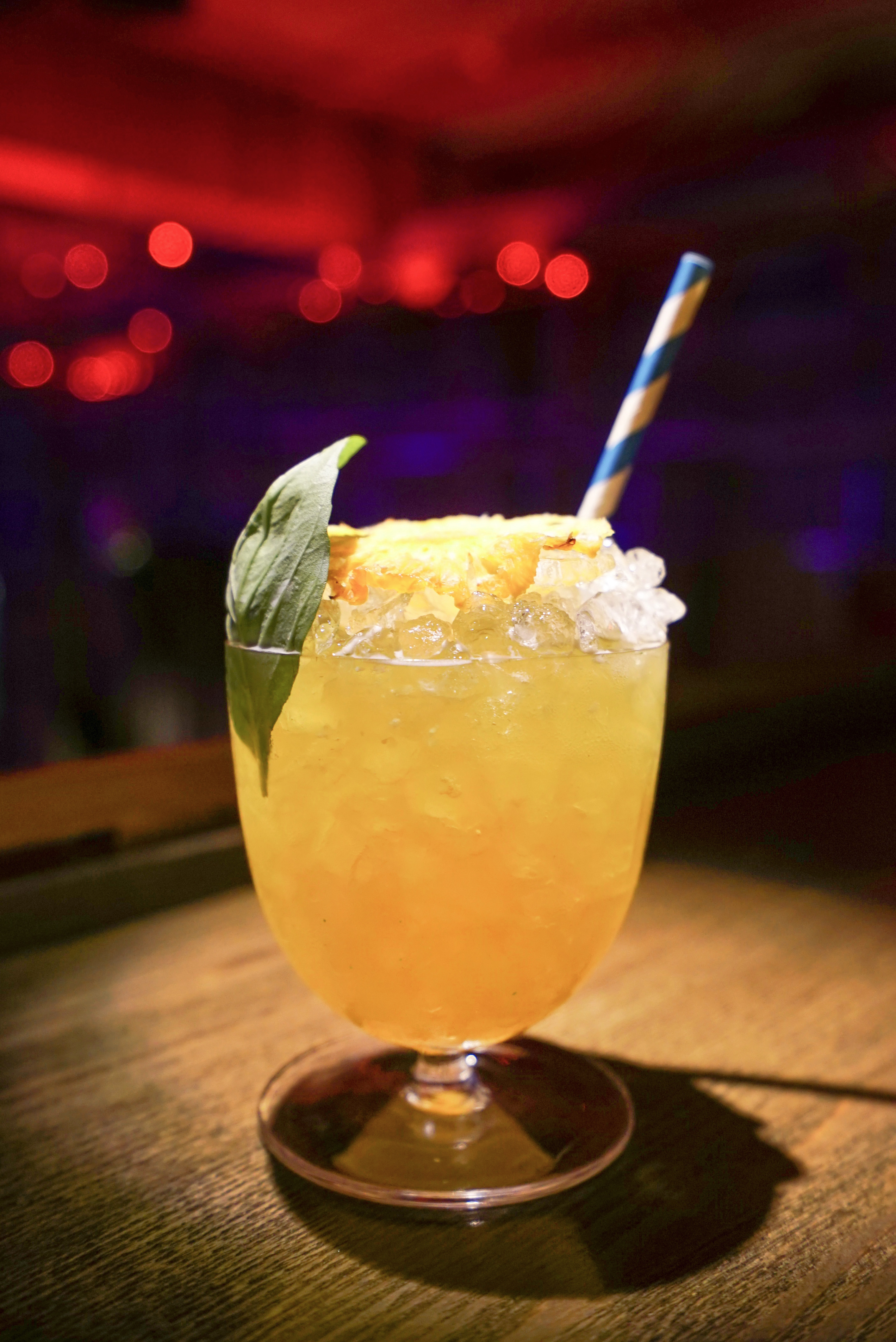 武汉年轻人最多酒吧推荐,武汉比较适合一个人去的酒吧