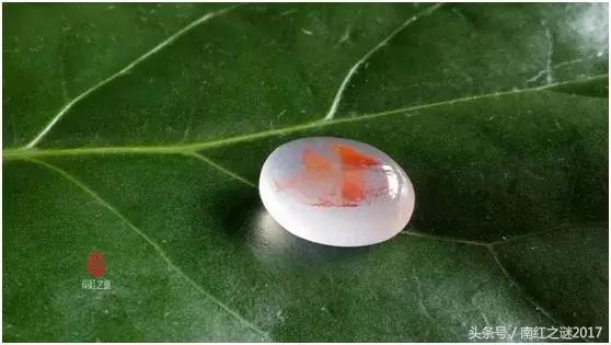 顶级南红和翡翠,南红和翡翠的区别