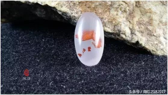 顶级南红和翡翠,南红和翡翠的区别