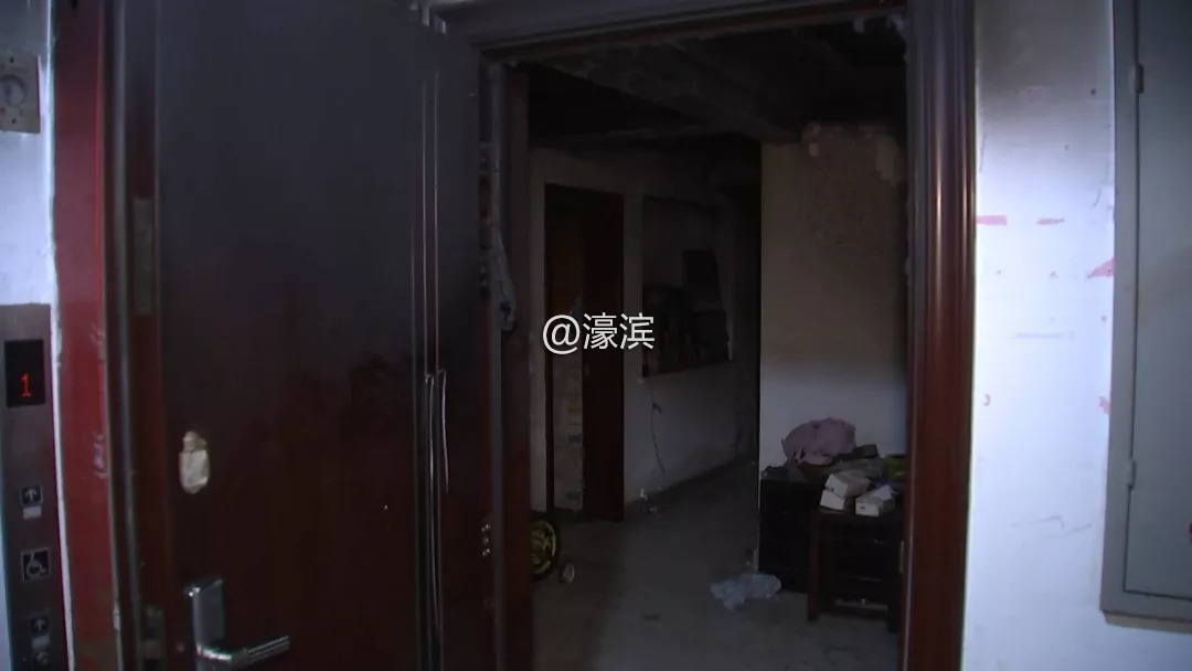 市区尚德城邦一居民家中充电器引发火灾家门口的消防栓却没用？