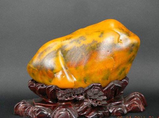 比较昂贵又很常见的石头,有一种石头很稀少但价格却两个亿