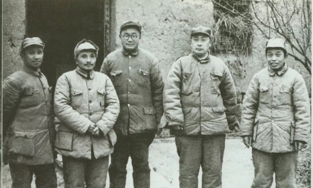 今天是*小平邓**诞辰114周年,让我们道一声:小平,您好!