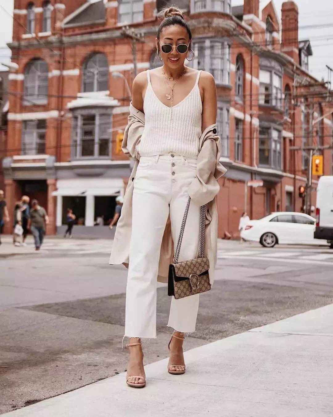 潮流穿搭适合的妆容,简单干净的穿搭和妆容