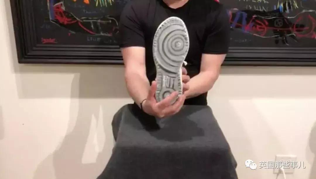 只爱恶作剧靠什么养家?他把所有东西变成纸捉弄人,这手艺简直了