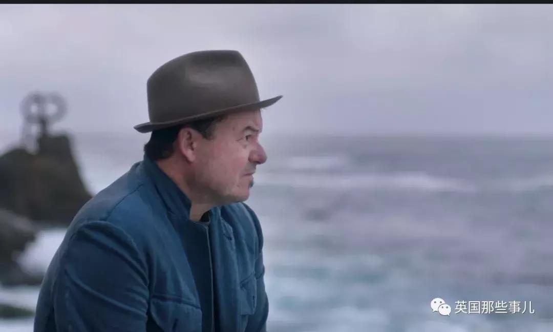 只爱恶作剧靠什么养家?他把所有东西变成纸捉弄人,这手艺简直了