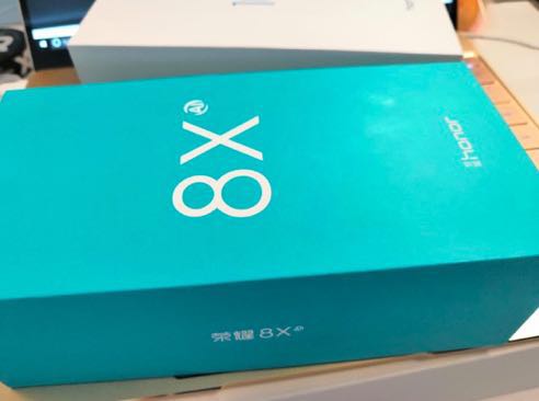 荣耀8xvivox23哪个好,荣耀8x对比vivor17