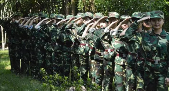 军训与国防知识教育的关系,军训是国防教育的必修课