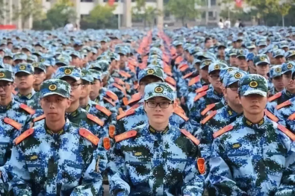 军训与国防知识教育的关系,军训是国防教育的必修课