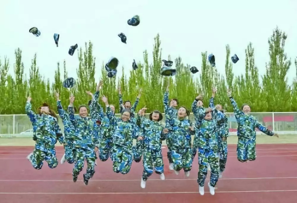 军训与国防知识教育的关系,军训是国防教育的必修课