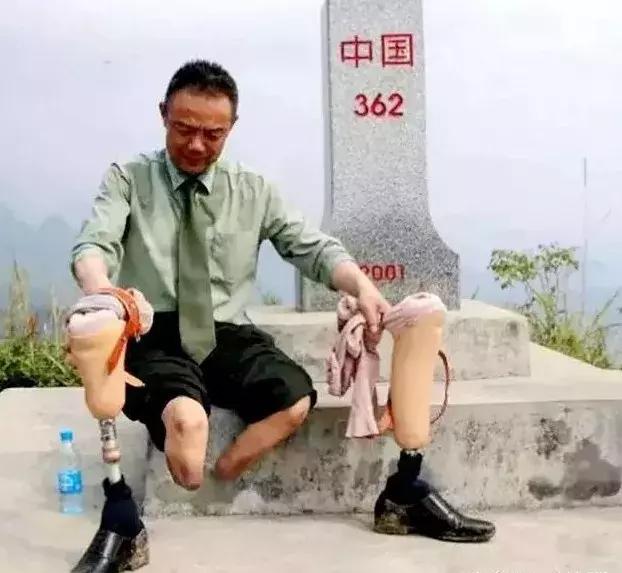 我的4个战友，3双眼睛1条腿！军人不怕牺牲怕遗忘