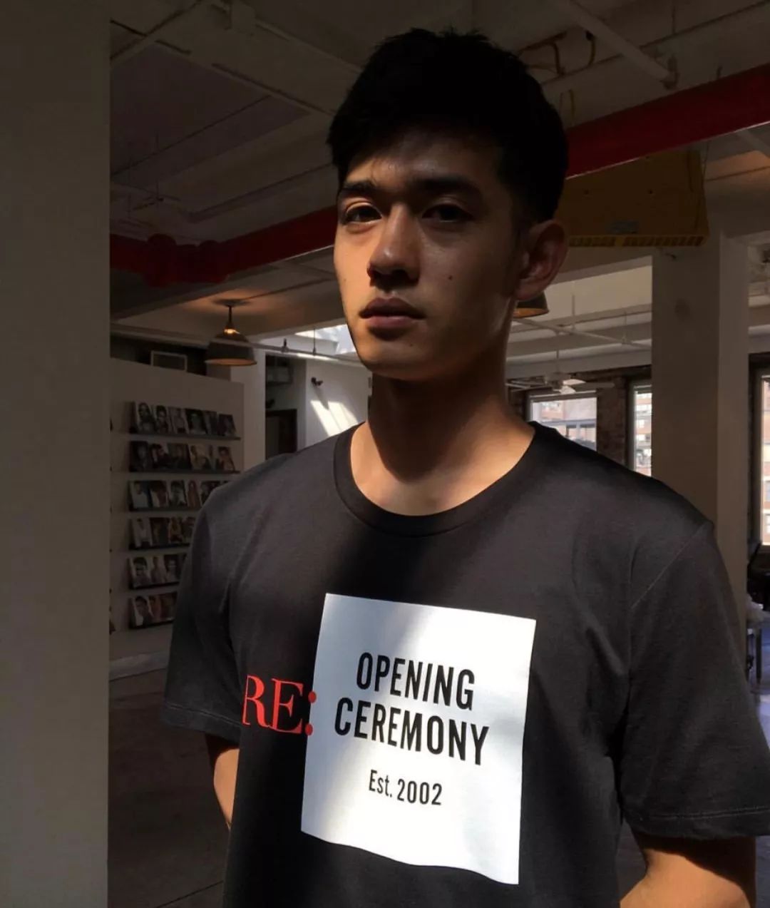 跟着他穿T恤,闭着眼睛都能选到对的款