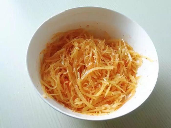 土豆丝怎么简单切,土豆丝怎么切丝家常