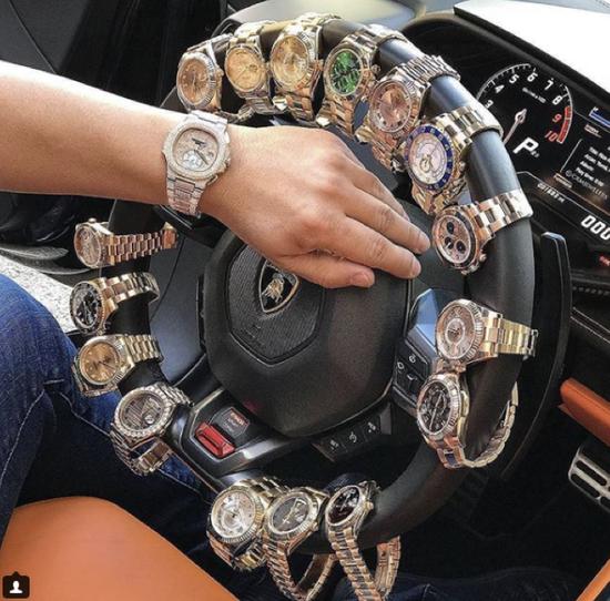 傅恒晒200万手表被群嘲真正的贵族少爷如何晒富有？