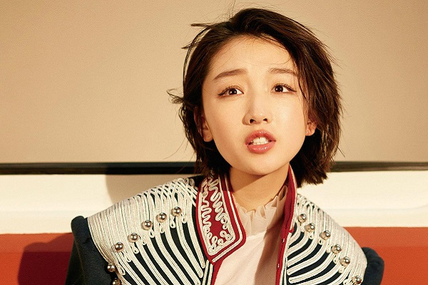 周冬雨的家庭背景曝光,周冬雨家庭现状