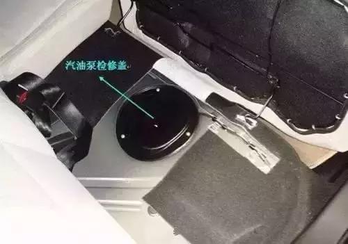 汽车发动机舱各部位名称图解,汽车发动机舱布局图解