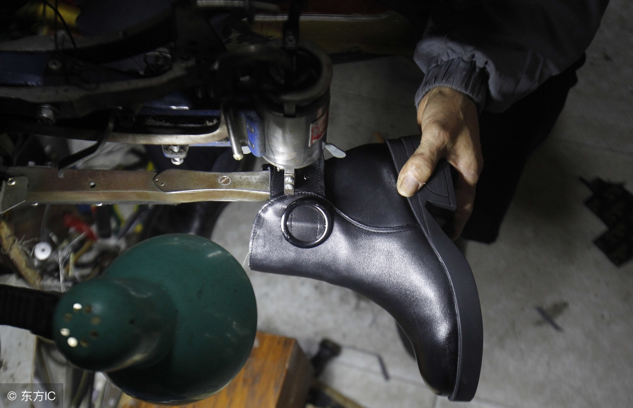 王烨:修鞋师傅的幸福,让人瞬间懂得什么叫满足