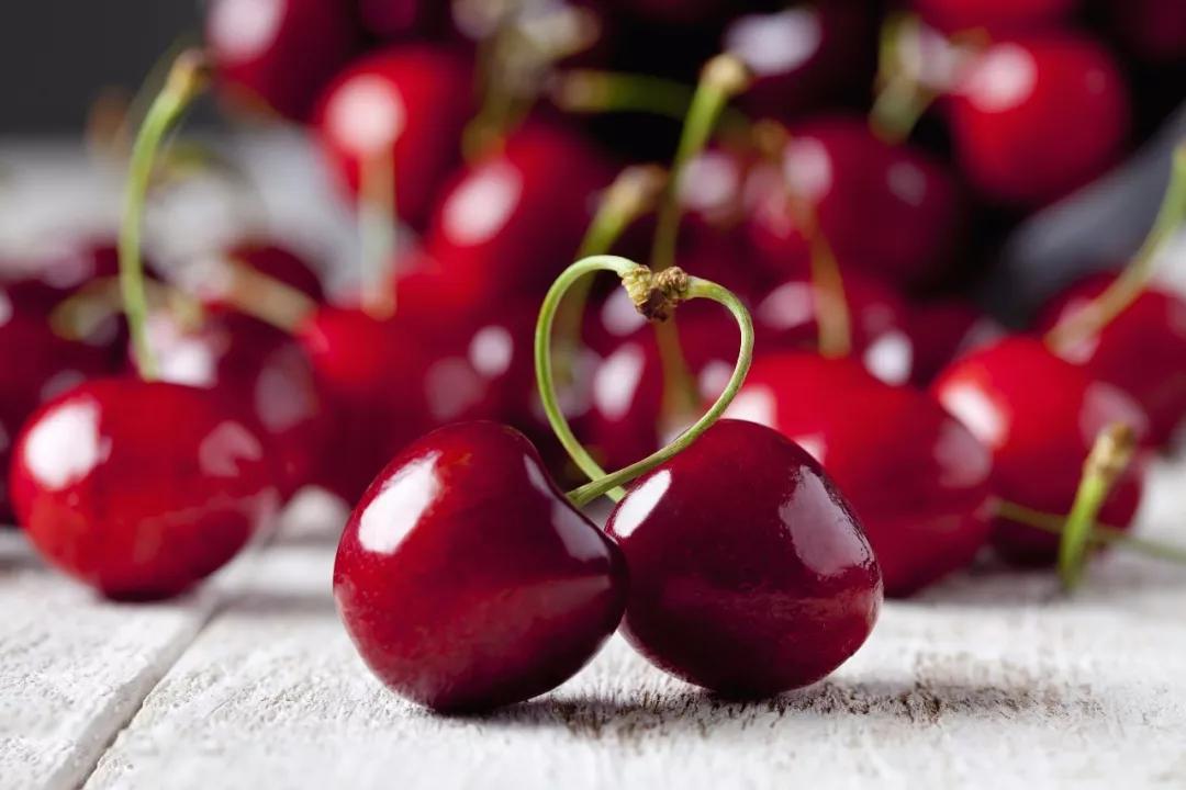 供奉佛牌的食品可以吃吗,供奉佛品用放筷子吗