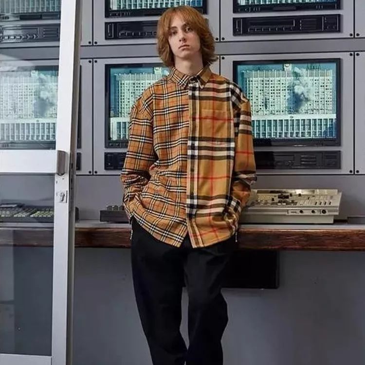 burberry换包装袋了吗,burberry换logo后首秀