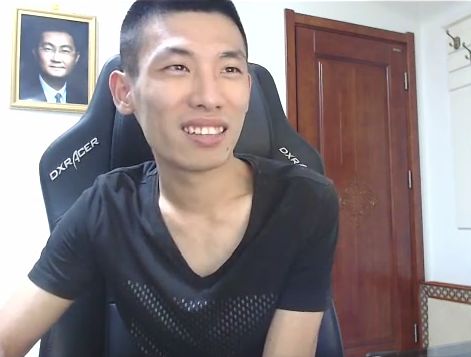 旭旭宝宝自恋狂,旭旭宝宝自恋狂的故事