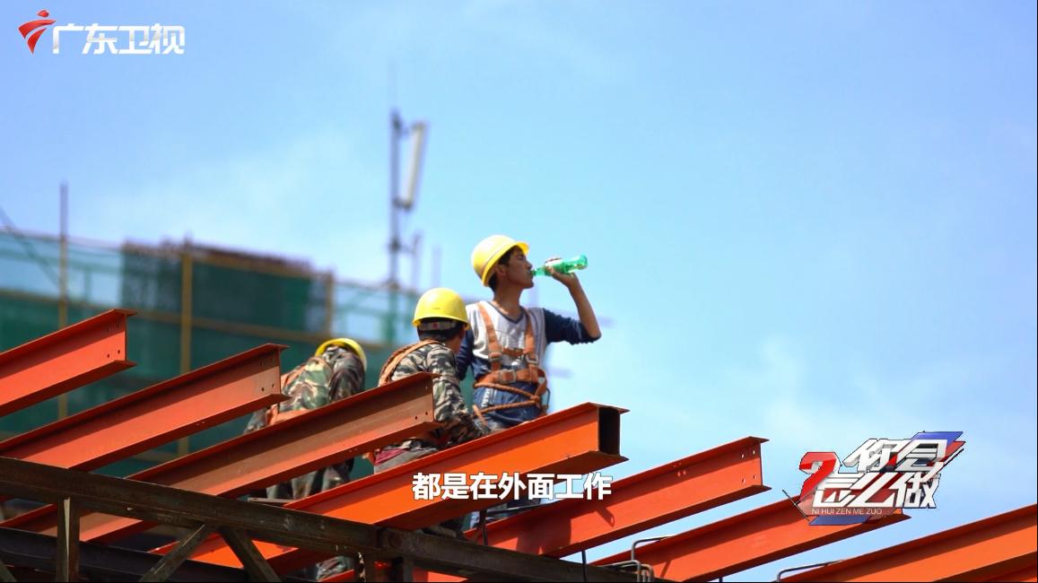 你会怎么做环卫工人中暑晕倒,你会怎么做工人高温作业