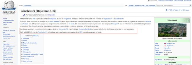 c罗和梅西在操场上踢足球,梅西和c罗打乒乓球