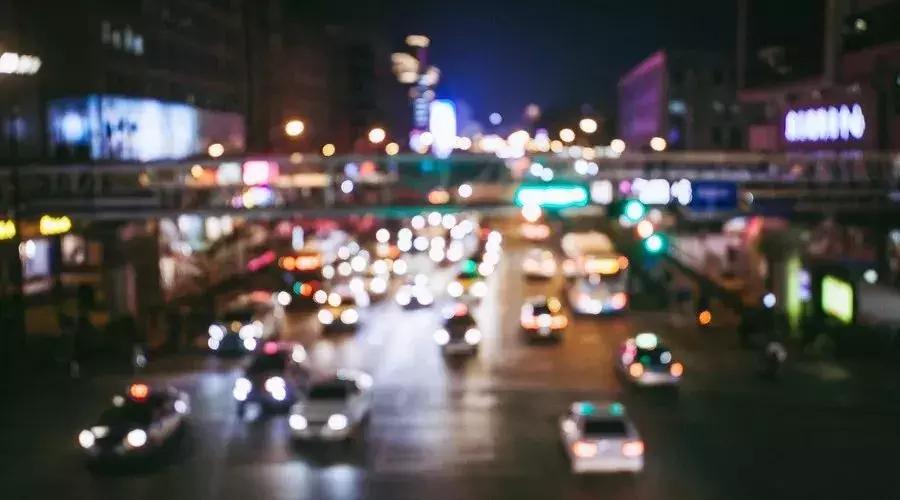 工资3000，还贷5000，西安年轻人的夜晚很心酸……