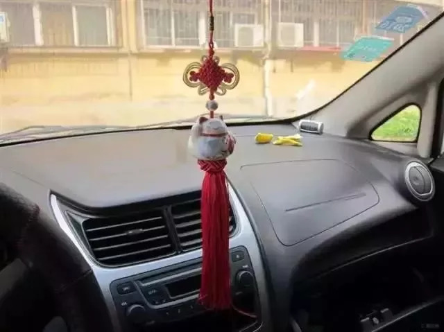 车内悬挂装饰品，要罚款！九成司机不知道！快自查！