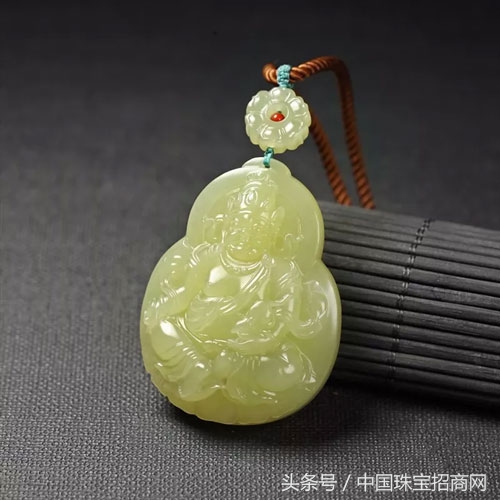 和田玉越戴棉絮越干,和田玉能不能越戴越透