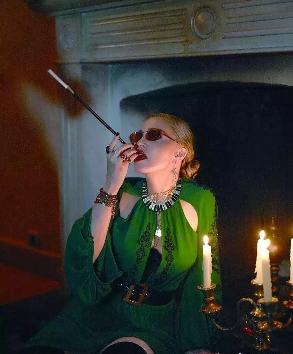 已经步入花甲之年,已进入了花甲之年