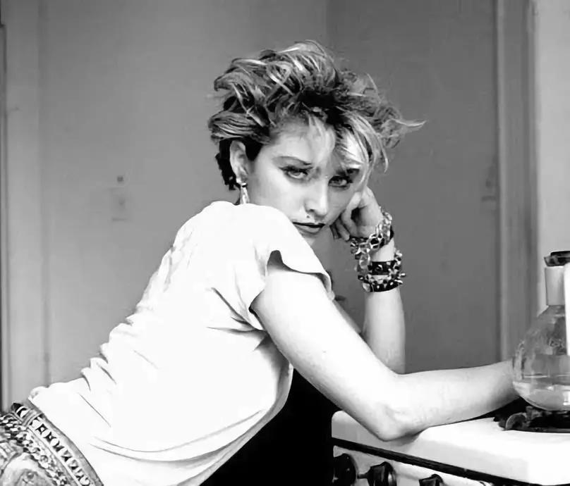 已经步入花甲之年,已进入了花甲之年