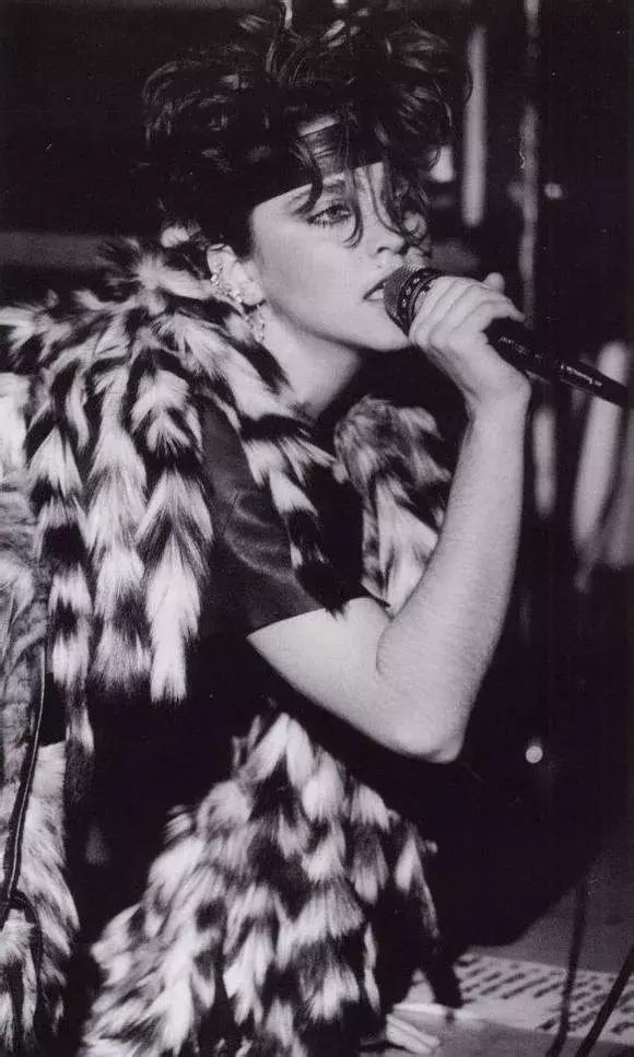 已经步入花甲之年,已进入了花甲之年