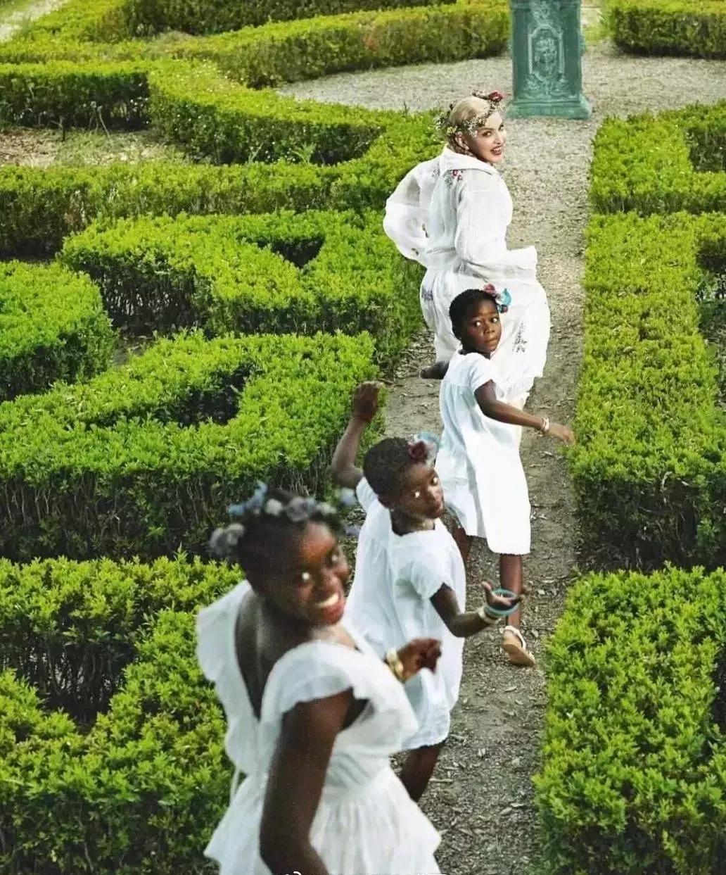 已经步入花甲之年,已进入了花甲之年