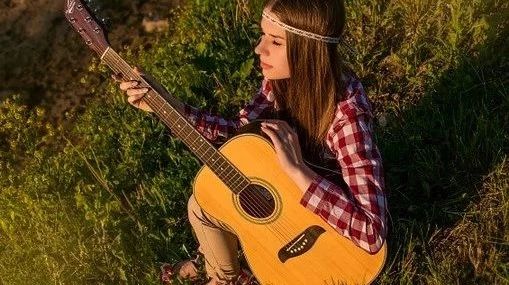 10岁小孩学吉他多大尺寸的合适,成人初学吉他用哪个尺寸的好