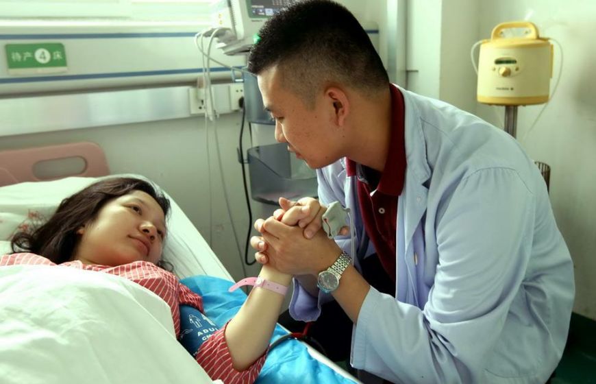 产妇想快生宝宝,产妇生孩子是按照周岁还是虚岁