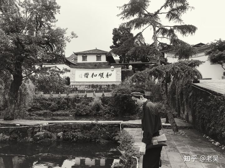 短发留发尴尬期40岁,短发怎么留长才不会尴尬