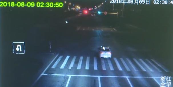 女子深夜撸串被陌生男子搭讪,陌生男生约女生吃夜宵