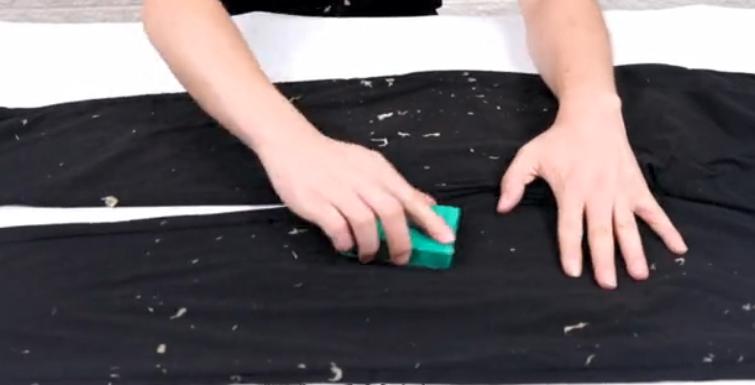 塑料手套破了一个洞怎么补救,家里的橡胶手套破了