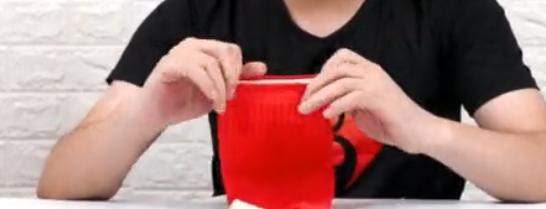 塑料手套破了一个洞怎么补救,家里的橡胶手套破了