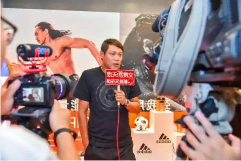 高大上的adidas是怎么卖沐浴露的？