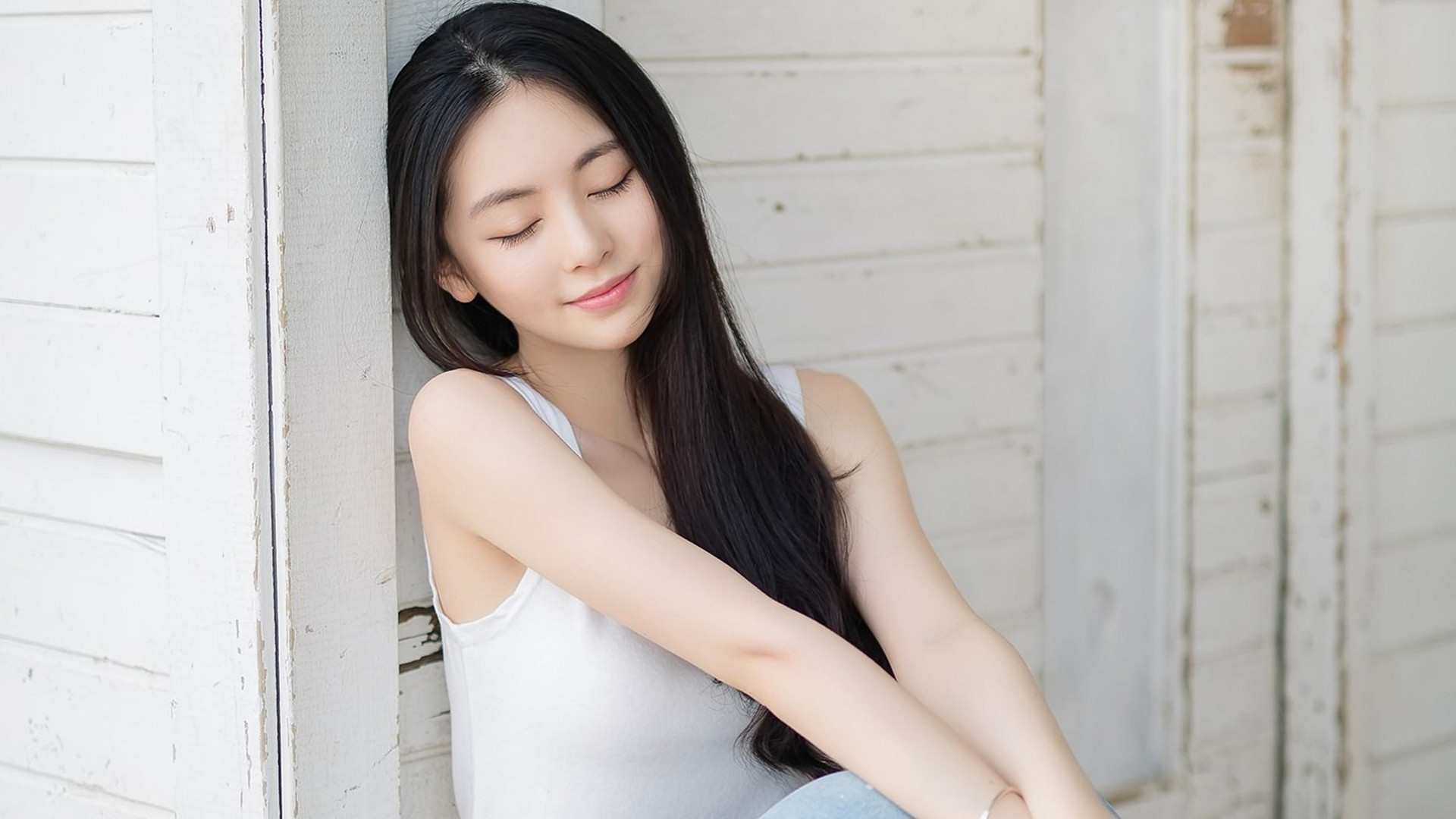 伪素颜用素颜霜还是隔离,素颜需要擦隔离还是防晒