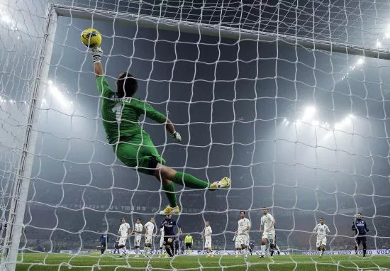 一次学会五个基础足球技巧,足球入门基础技战术讲解