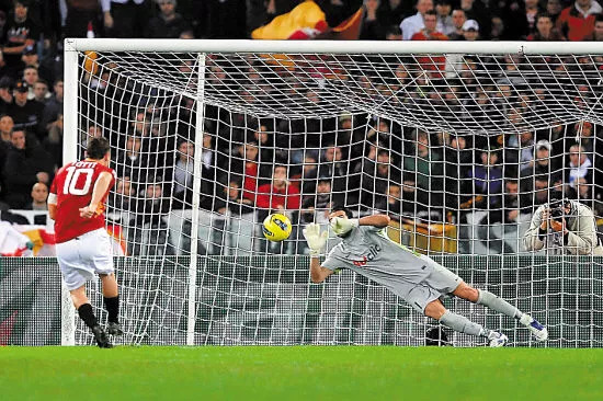 一次学会五个基础足球技巧,足球入门基础技战术讲解