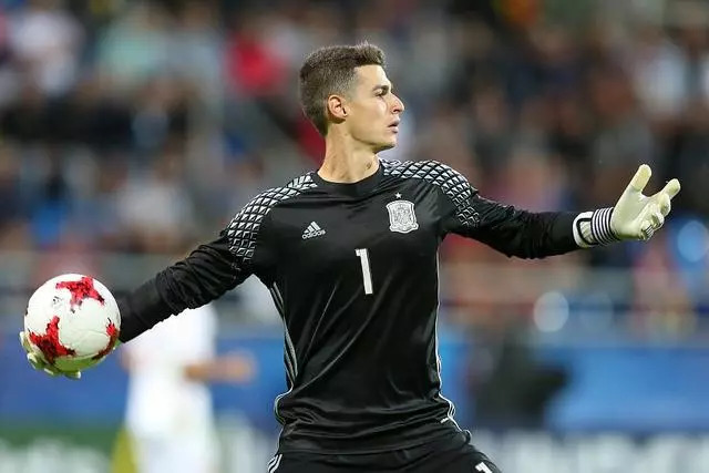 一次学会五个基础足球技巧,足球入门基础技战术讲解