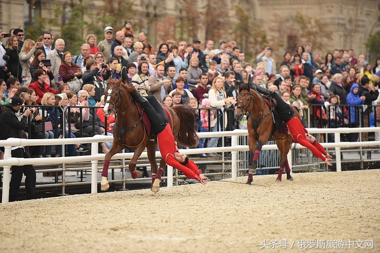 莫斯科狂欢,莫斯科十日游