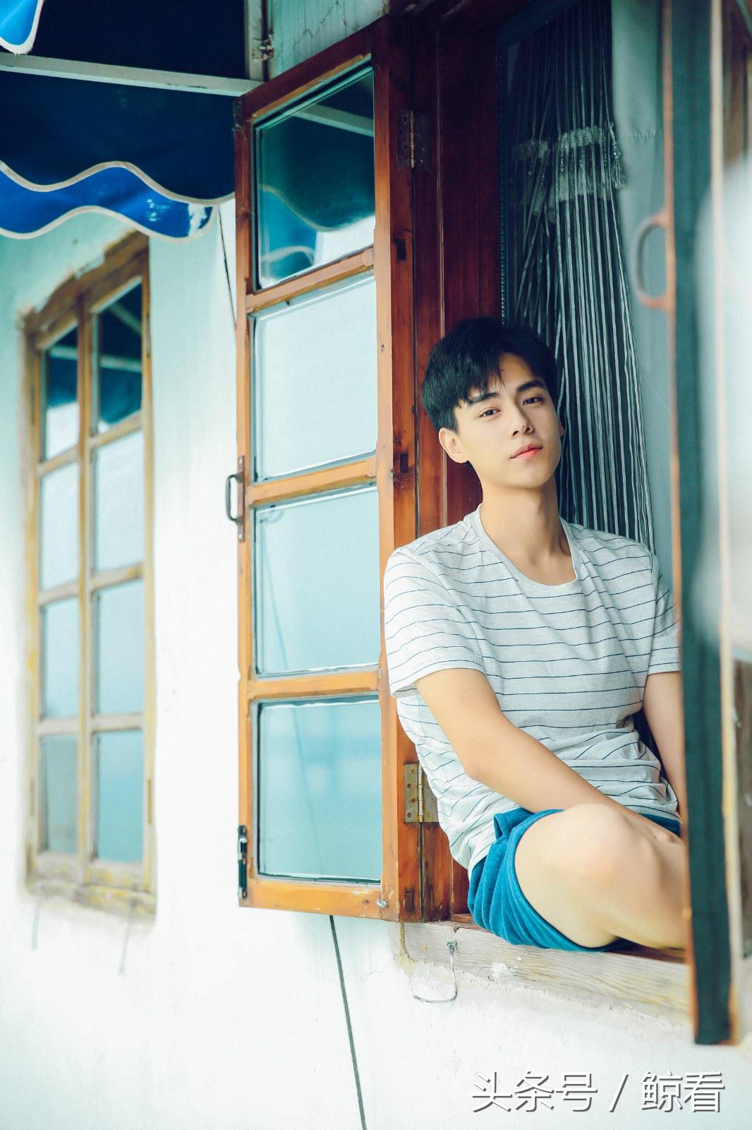 又一个为了钱自毁名声的演员？娱乐圈的“*规则潜**”了解一下