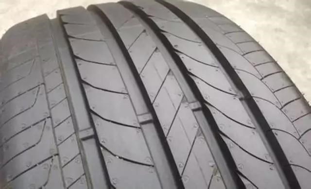 新车轮胎装反了属于质量问题吗,单导向轮胎装反了会有什么影响